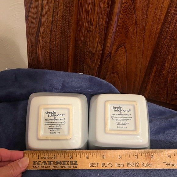 The Pampered Chef Two Bowls & Silver Metal Holder, good condition - Picture 6 of 8